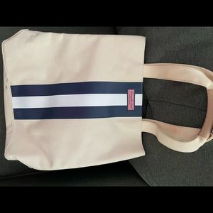 Vineyard Vines tote!